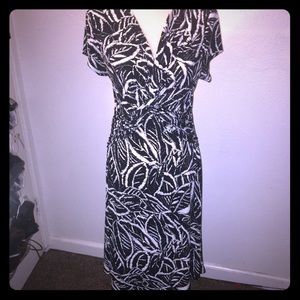 Connected Apparel Size 10 Black & White Midi Dress